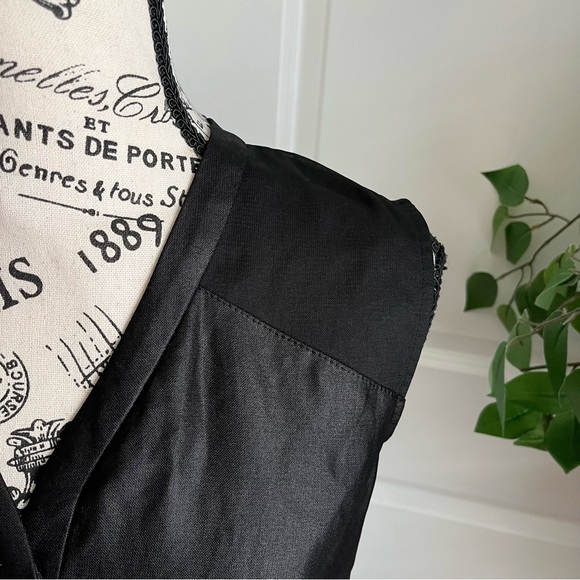 Trouvé Sleeveless Boxy V-Neck Button Down Top Black Sz XS - Picture 2 of 15